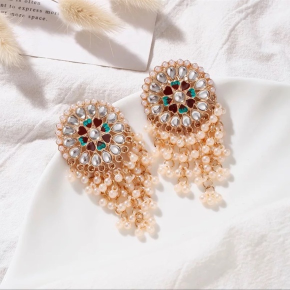 Indian Kundan Pearls Ethnic Bridal Drop Earrings.